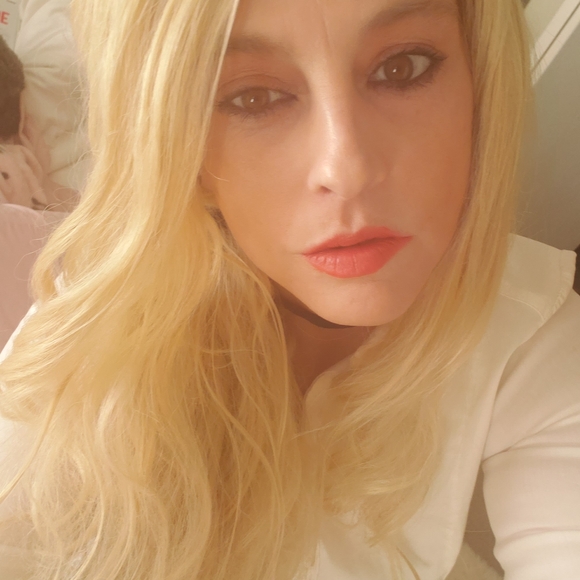 Meet your Posher, Lucinda - Picture 2 of 2